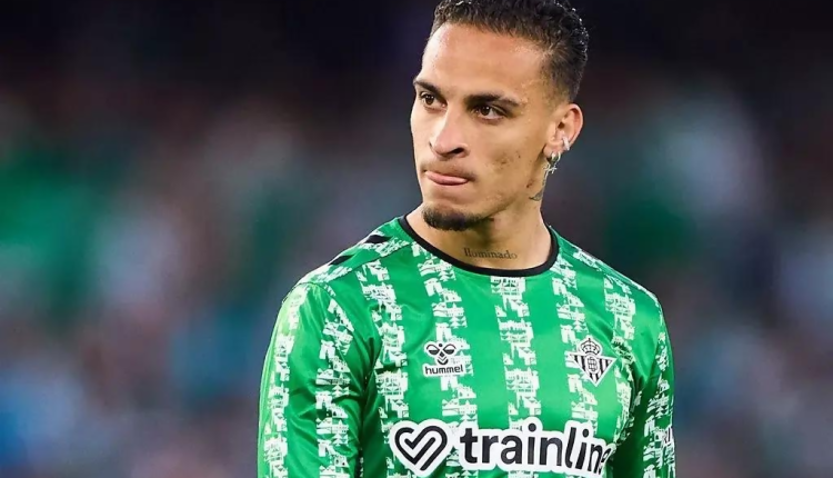 Антоні: «Неповага» МЮ та атмосфера зруйнували мою кар'єру